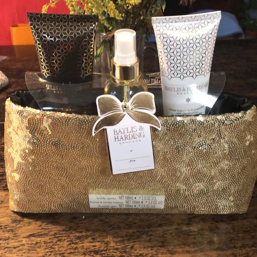 Baylis & Harding Gift Set